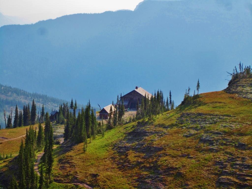 Dancing Bears Inn East Glacier Park Village Exterior photo